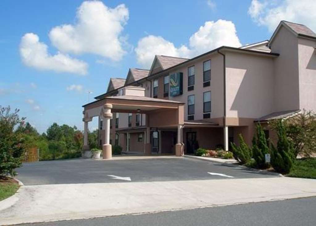 Clarion Pointe Hotel 2*