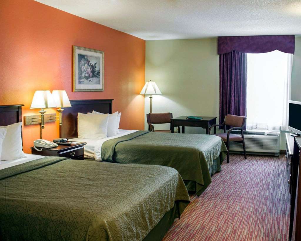 Clarion Pointe 2* Archdale