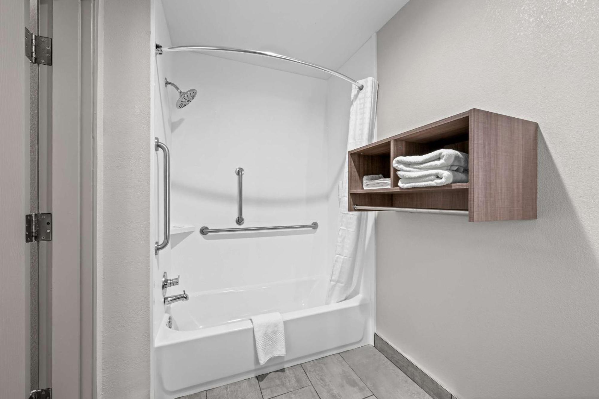 Hotel Clarion Pointe