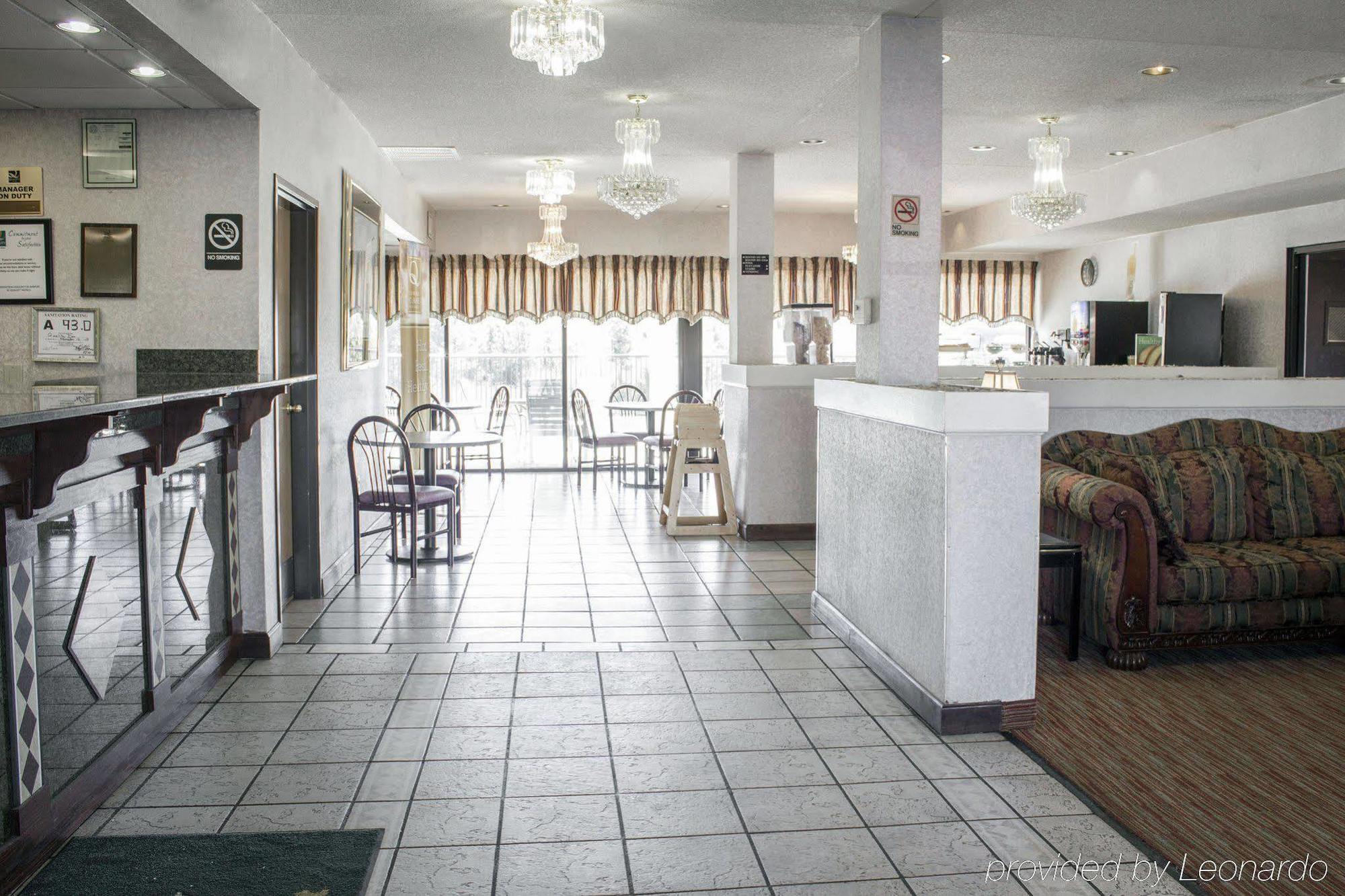 Clarion Pointe Hotel