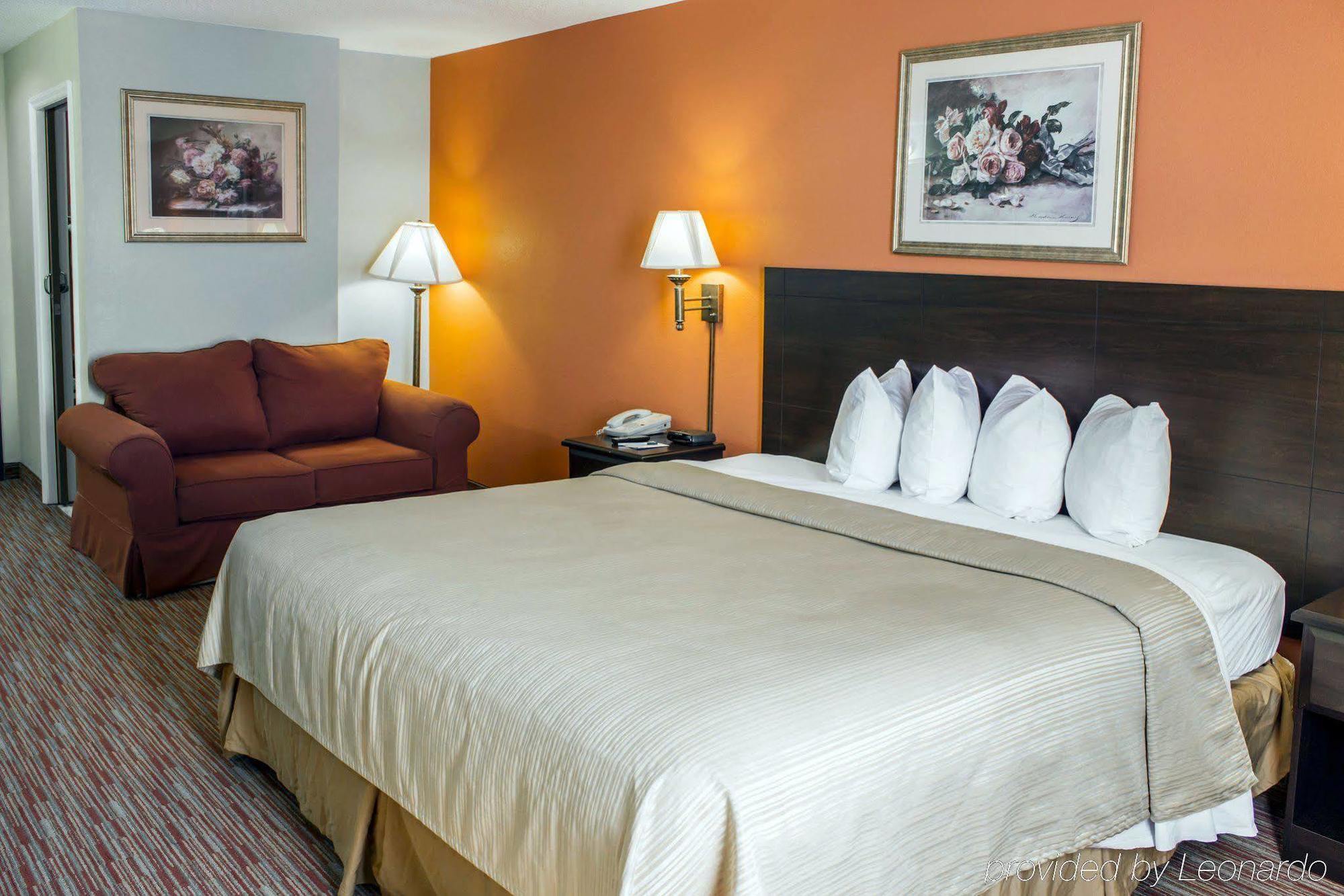 Clarion Pointe