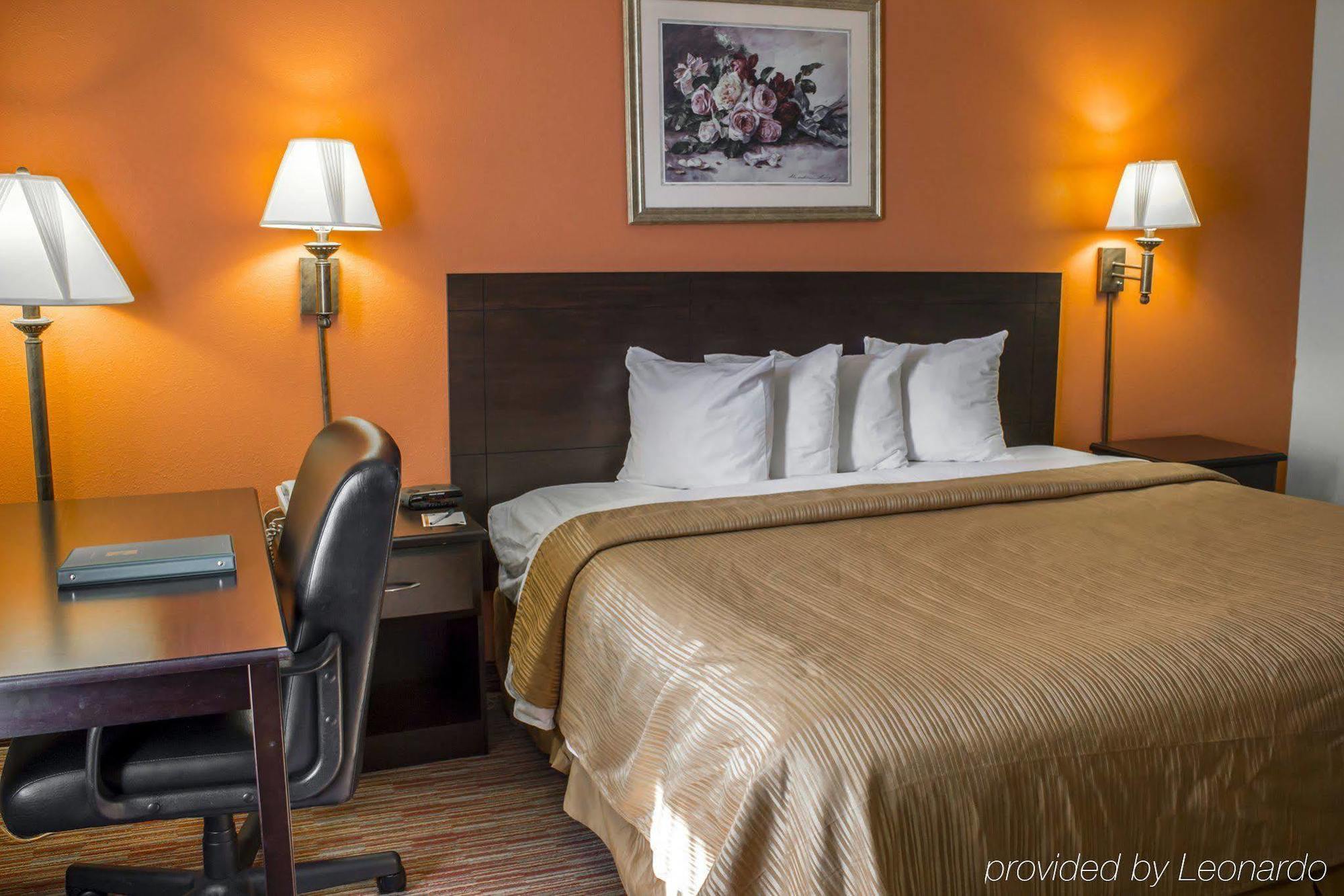 Clarion Pointe 2* Archdale