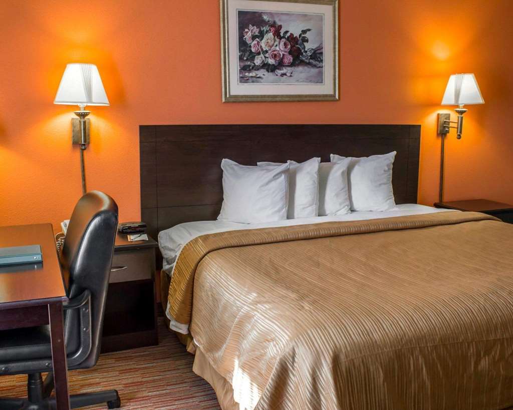 Clarion Pointe 2*