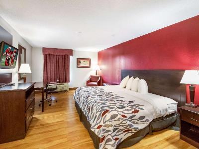 Clarion Pointe Hotel